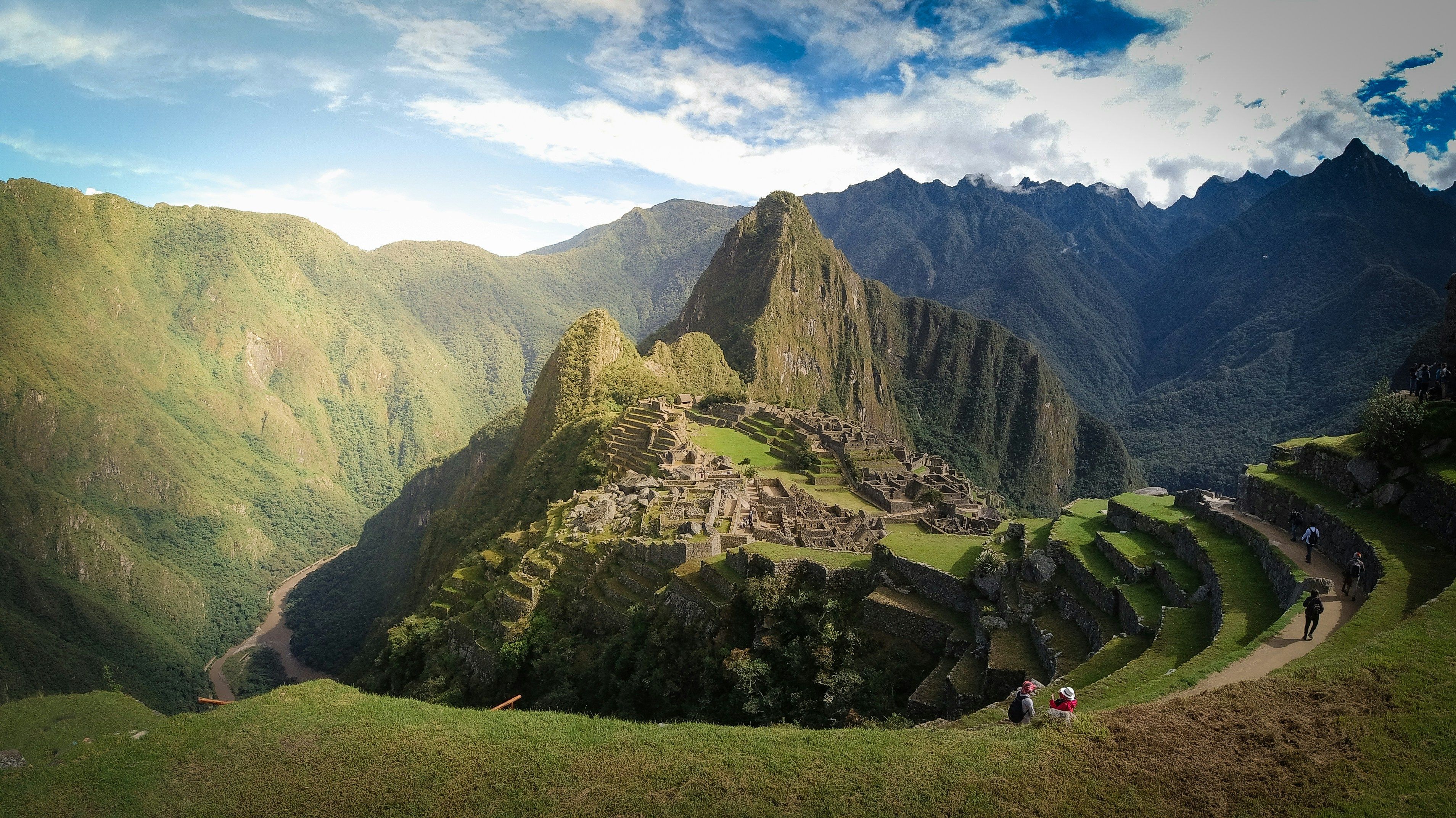 Machu Picchu Pueblo Peru Thabela Travel resa